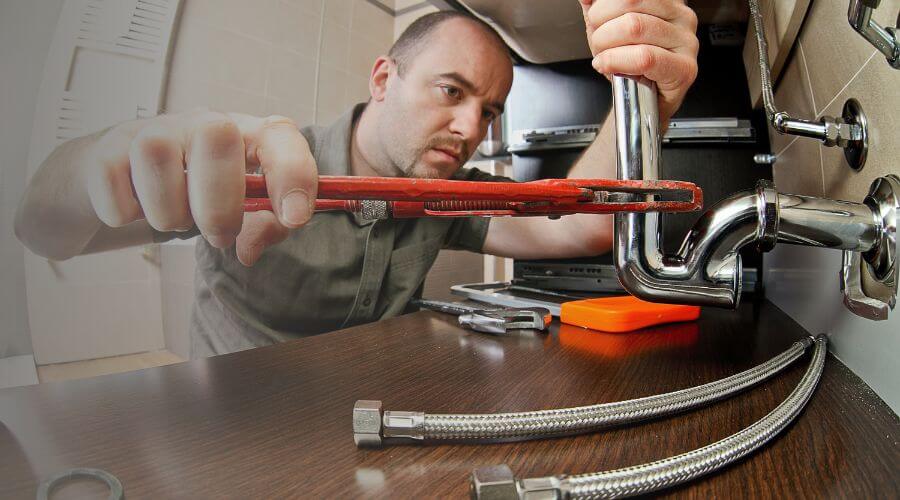 Expert burst pipe repair services in Kennett, MO
